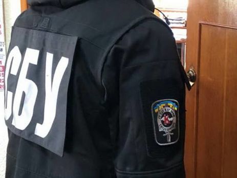 Затриманим СБУ співробітникам Подільського районного суду Києва вручать сьогодні підозру