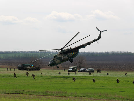 На полигоне ВСУ прошли военные учения с условной высадкой десантников в тыл противника. Фоторепортаж
