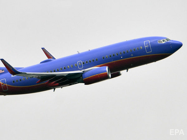 Пасажирка літака авіакомпанії Southwest, у якої під час польоту вибухнув двигун, подала до суду на перевізника