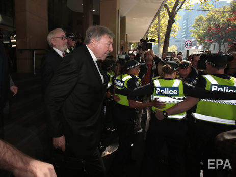 Казначей Ватикана предстанет перед судом в Мельбурне по обвинению в сексуальных домогательствах