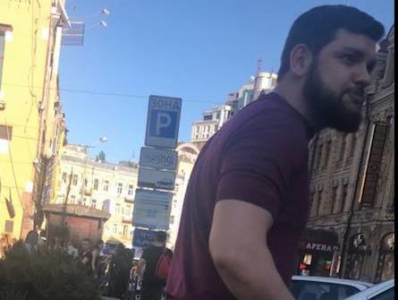 Маси Найем опубликовал фото мужчины, который сломал челюсть его брату 