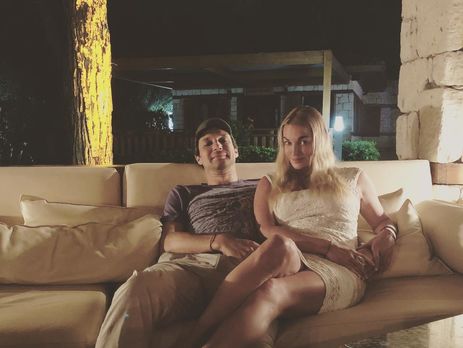 Волочкова показала грудь на пляжном фото с женихом