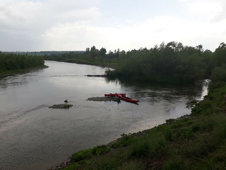 В Ивано-Франковской области после удара молнии в байдарку погиб турист из Польши