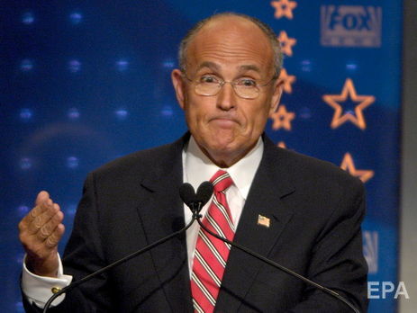 Джулиани заявил, что Трамп возместил своему адвокату деньги, выплаченные порноактрисе Сторми Дэниелс за молчание