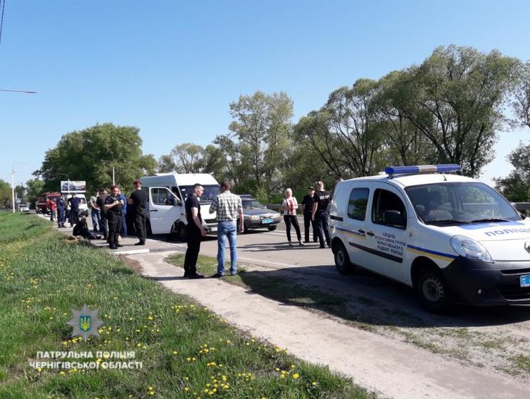У Чернігівській області поліція затримала чоловіка, який погрожував підірвати рейсовий автобус