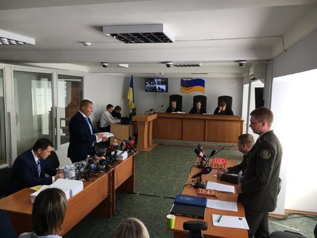 Суд продолжил заседание по делу о госизмене Януковича, допрашивают его бывшего охранника Иванцова. Трансляция