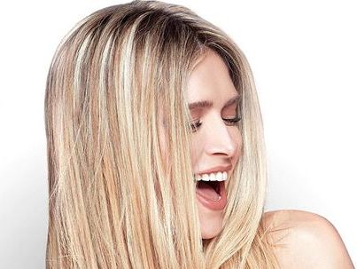 Брежнева оголила грудь в боди