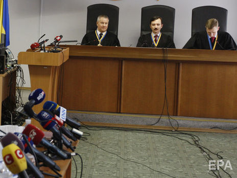 В Оболонському суді Києва розглядають справу за обвинуваченням Януковича в держзраді