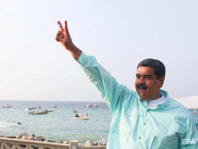 У Венесуелі на виборчому бюлетені розмістили 10 фотографій Мадуро