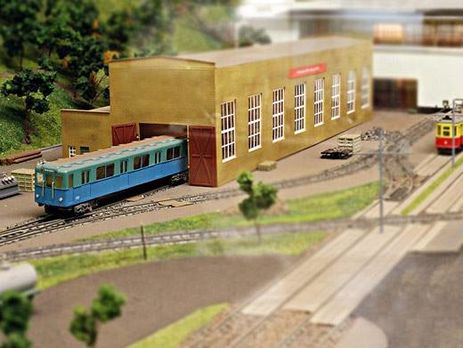 В метро Киева пассажир в ожидании поезда станцевал на посадочной платформе. Видео