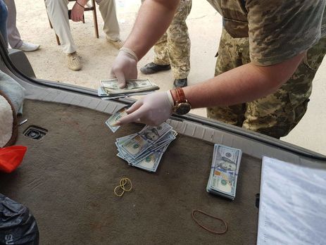 В Черновицкой области во время задержания умер посредник взяточника – прокуратура