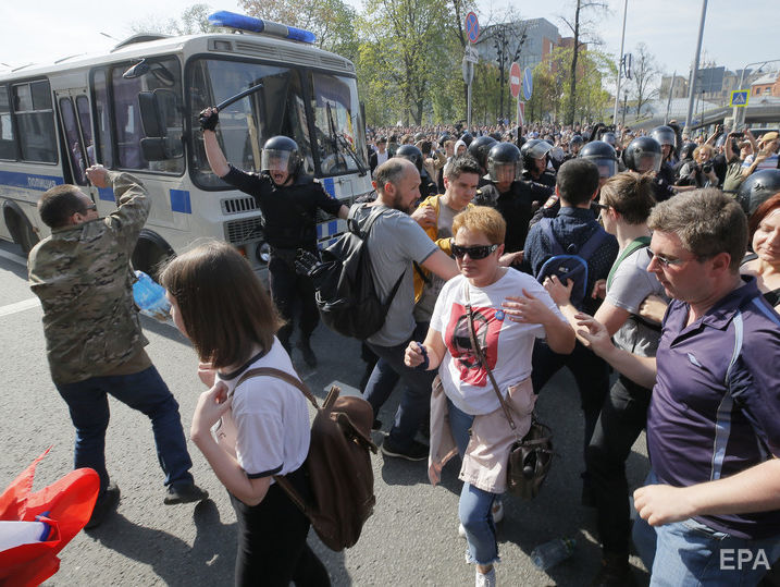 Ейдман: Кремль випустив проти демонстрантів ряджених "козаків" для розводу західних лохів