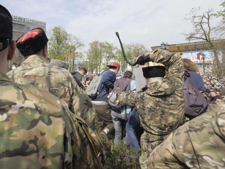 "Козаків", які напали на мітингувальників 5 травня, фінансує мерія Москви