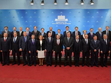 Правительство Медведева ушло в отставку