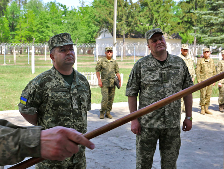 До кінця року в Україні побудують 15 сховищ боєприпасів – Полторак