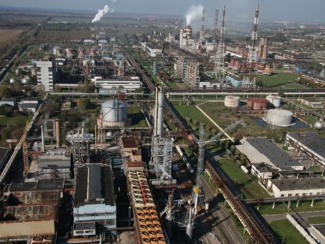 Жители Черкасс подозревают, что причиной отравления школьников могла стать авария на химпредприятии 