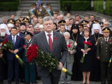 Порошенко: Не перевелись еще маньяки, которые готовы поставить мир на грань уже третьей мировой войны