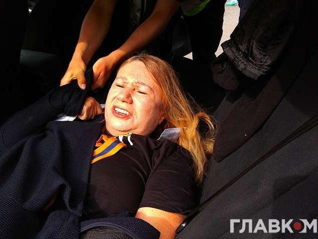 Полиция задержала на акции "Бессмертный полк" в Киеве мать погибшей Бережной