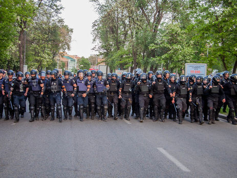В Днепре во время марша ультрас пострадал полицейский
