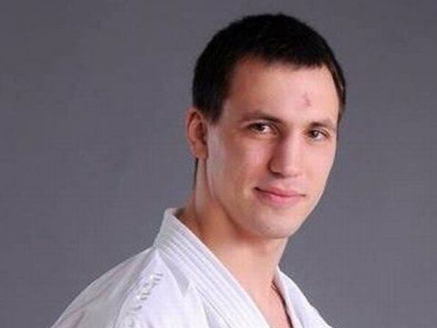 Зрителя в кинотеатре Львова за разговоры во время сеанса избил чемпион Украины по карате