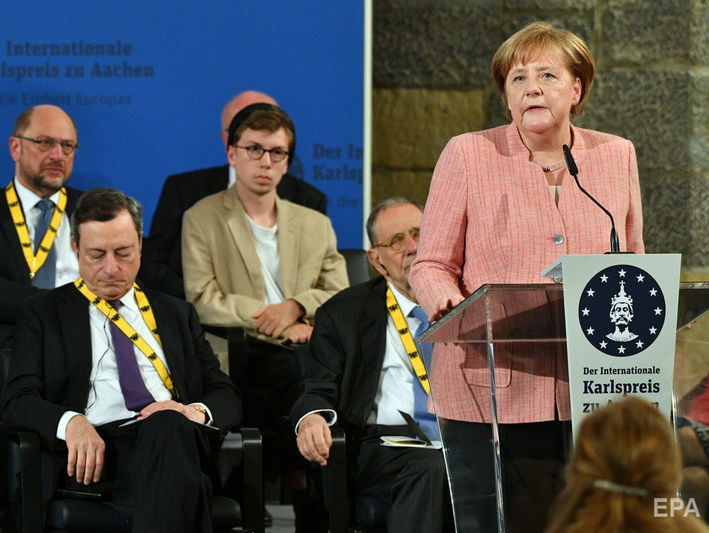 Меркель заявила, что Германия и Франция продолжат прилагать усилия для восстановления территориальной целостности Украины