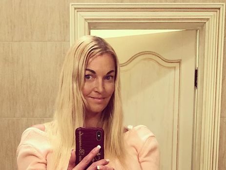 Волочкова показала, как танцует в боди со стрингами дома