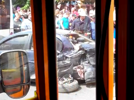 В Запорожье столкнулись около 10 машин и маршрутка