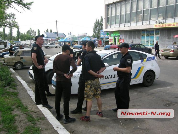 Поліція в Миколаєві затримала двох військовослужбовців, які влаштували стрілянину на автовокзалі