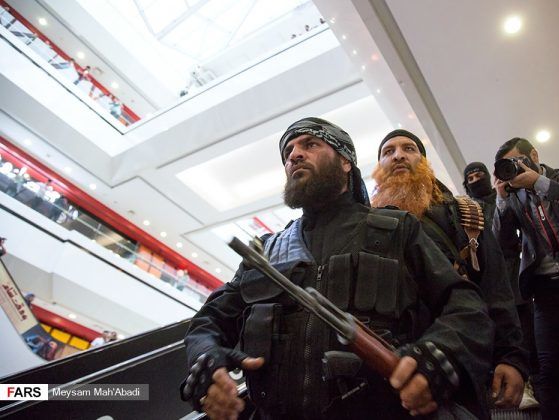 У Тегерані актори, переодягнені в бойовиків ІДІЛ, "захопили" торговий центр