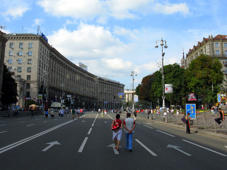 У Києві до кінця травня частково перекрили рух по Хрещатику