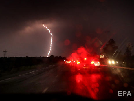 В Индии жертвами шторма стали более 60 человек