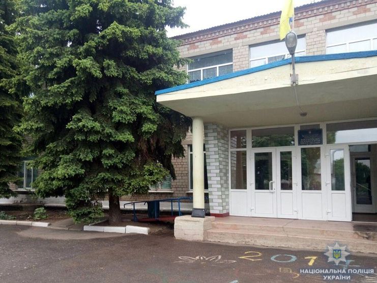 В школе Донецкой области неизвестный распылил слезоточивый газ