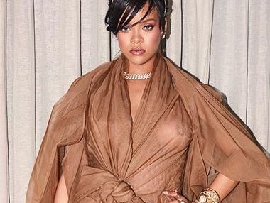 В США создали голограмму Рианны