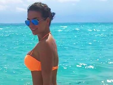 Седокова показала тело в раздельном купальнике