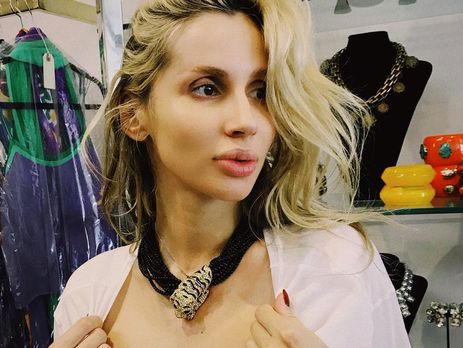 Вагітна Loboda показала груди в бюстгальтері