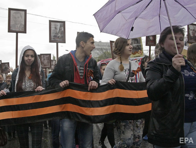 Протягом 11 місяців заборони на носіння георгіївської стрічки в Україні суди притягнули до відповідальності двох осіб