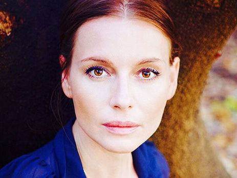 Толкалина начала играть на арфе