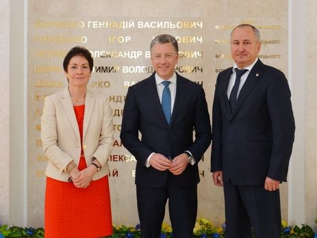 Грицак на встрече с Волкером привел доказательства причастности российских военных к обстрелам Мариуполя и Волновахи