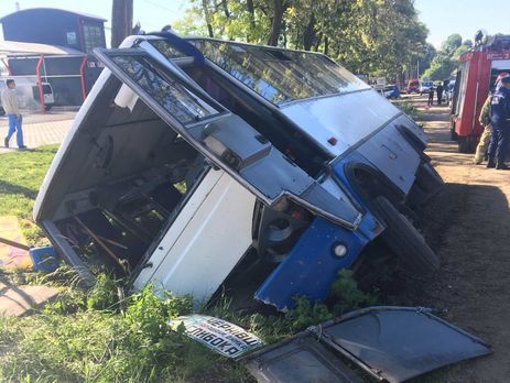 У Чернівецькій області перекинувся автобус, є постраждалі