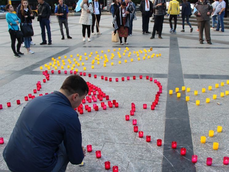Во Львове в память о депортации крымских татар зажгли свечи