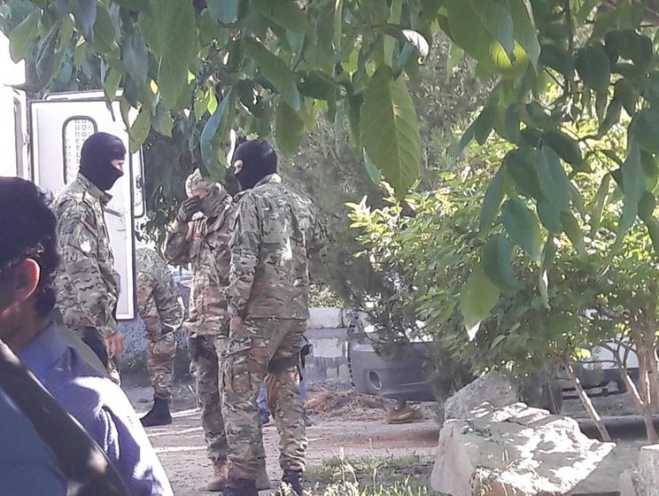 Российские силовики пришли с обысками к двум крымским татарам – правозащитники