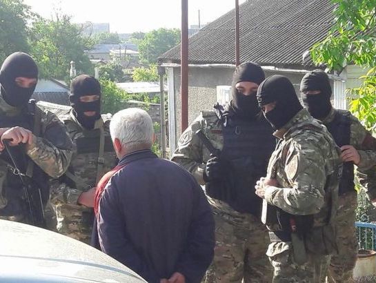 В оккупированном Крыму задержали двух крымских татар по подозрению в терроризме &ndash; ФСБ