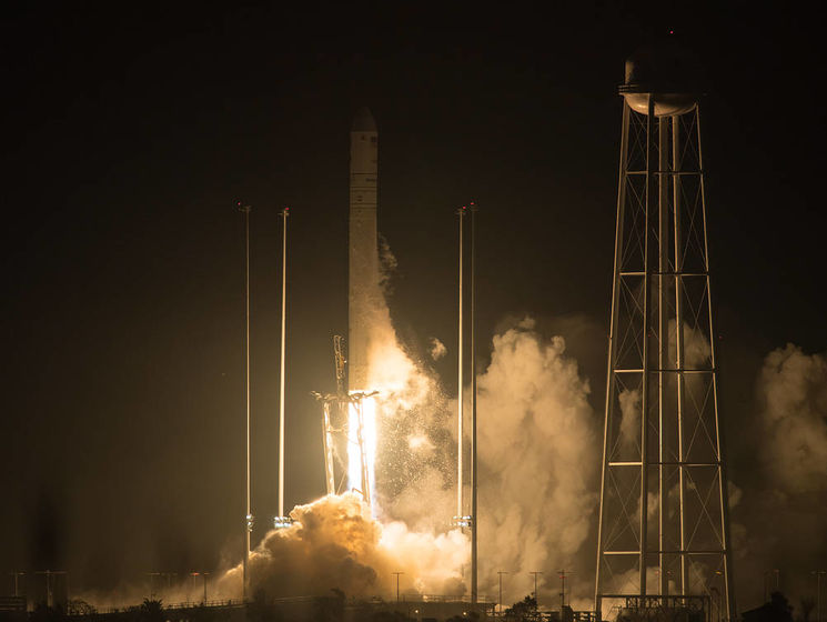 В США успешно запустили ракету-носитель "Антарес", первая ступень которой разработана в Украине