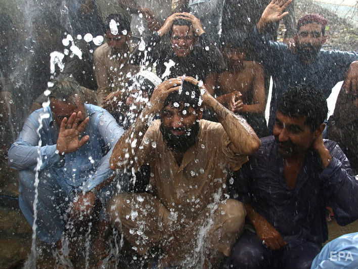 Від спеки у пакистанському Карачі померло щонайменше 65 осіб
