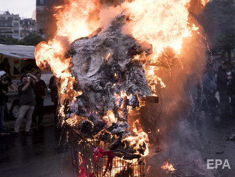 В Париже полиция применила слезоточивый газ против демонстрантов. Фоторепортаж