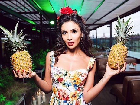 Димопулос отпраздновала день рождения в кубинском стиле