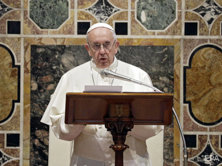 Папа римский заявил, что молится за мир для "дорогой украинской земли"