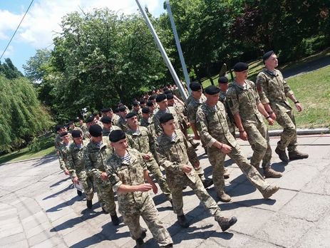 В пресс-центре ВМС Украины заявили, что большинство морпехов, которые выступили против смены цвета беретов, были уже уволены в запас