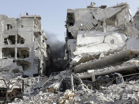 Сирийские государственные СМИ обвинили авиацию США в ударе по позициям армии Асада. В Пентагоне информацию отвергли