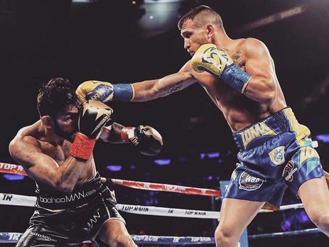 Ломаченко відмовився від титулу чемпіона в напівлегкій ваговій категорії